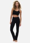 Seamless Flared Sports Leggings In Drymove - Black