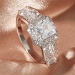 Fashion Atmosphere Square Zirconia Wedding Ring