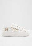 Pearlwing Sneaker - White