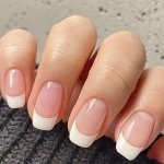24PCS Minimalist White French Tip Press-on Nails - Glossy Nude Square Fake Nails For Women & Girls Medium Length