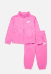Nike Nkn Nsw Lifestyle Essnetials - Playful Pink