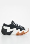 Converse Run Star Motion