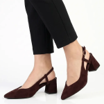 Madison Quest V Vamp Slingback On Medium Block Heel - Chocolate - 8