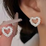 2PCS Vintage Elegant Hollow Heart Stud Earrings Unplated Zinc Alloy Ideal For Daily Wear And Gift-giving - Spring Festival Jewel