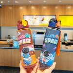 1PC 700ML Space Astronaut Themed Plastic Water Bottles With Carrying Strap Leakproof Drink Cup With Flip Lid For Kids Portable &