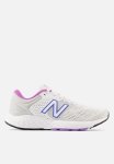 New Balance 520