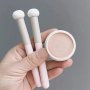 1 Pc Portable Round Sponge Head Concealer Brush - Perfect For Daily Makeup Travel And Parties