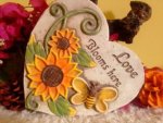 Love Blooms Here Small Heart GS25