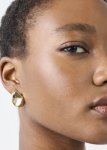 Oval Stud Earrings