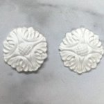 JP735 White Resin Easter Square 2'S