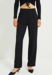 Pleated Straight Cut Trousers - Black