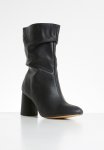 Marshmallow Boot - Black