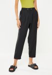Tapered Leg Pant - Black