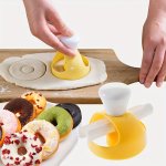Donut Mold With Dip Pliers Plastic Hollow Bread Mold Baking Tool Donut Cutting Machine Non-stick Donut Mold For Restaurant Eid A