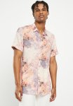 Guess Short Sleeve Cn Vertical Logo Tee - Blush