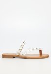 LOWRI4 Toe Post Sandal - White