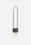 Calvin Klein Sculpted Phone Crossbody Hero - Black & White