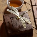 1PC Elegant Metal Dragonfly Figurine - Versatile Home & Office Decor Perfect For Desktop Car Dashboard And Birthday Gifts
