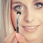 Get Natural Lifted Eyelashes With Our Professional Mascara Fan Brush 1PC Makeup Brush - No Smearing Or Clumping