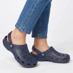 Crocs Classic Clogs - Navy - 9