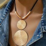 1PC Trendy Collarbone Chain With Metal Pendant Regular Spiral Texture Double Round Disc Pendant Necklace