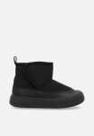 PoP Candy Velcro Strap Puffer Boots-black