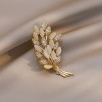 1PC Elegant Wheat Shaped Brooch Shiny Rhinestone Inlaid Corsage Pin Luxury Clothes Accessories