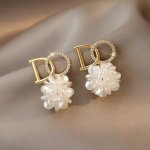 Hollow Letter Do & Exquisite White Camellia Design Dangle Earrings Elegant Luxury Style Alloy Jewelry Wedding Accessories