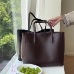 Women's Large Capacity Pu Leather Tote Bag With Zipper Closure Fashionable Minimalist Style Versatile Shoulder Bag With Bonus Me