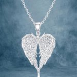Elegant Angel Wings Heart-shaped Pendant Necklace Angel Wing Jewelry Holiday Gift
