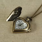 Vintage Bronze Heart-shaped Hollowed Out Quartz Pocket Watch Necklace Pendant For Women Mother's Day Valentine's Gift Couple's K