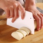 1PC Pastry Scraper Pastry Chopper Pastry Cutter Multifunctional Plastic Bread Separator Pizza Cutter Cake Cutter Kitchen Stuff K