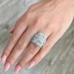 Sparkle Wedding Ring Luxury Exaggerated Ladies Rhinestone Ring Alloy Decoration