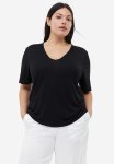 V-neck T-Shirt - Black