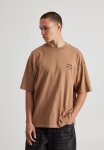 Box Fit Unified T-Shirt - Uc HAZELNUT 1890 Cedar Ave
