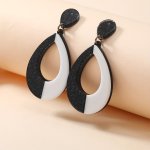 1 Pair Of Autumn And Winter Water Drop Shaped Dual Color Acrylic Earrings For Women's Fashion Creativity Individuality Simplicit