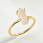18CT Gold Rough Cut Rose Quartz Gemstone Ring - 56 Rose Quartz