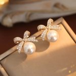 1 Pair Cute Bowknot With Pearl Stud Earrings Minimalist Vacation Party Style Zinc Alloy Faux Pearl Stud Earrings New Year Gift E