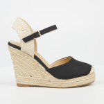 Hooked 1 - Black - Black 4