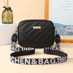 Women's Casual Style MINI Shoulder Bag With Zipper Closure And Stitching Embellishment Simple And Stylish Design Bag 19.0CMX 14.