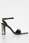 Plum Jadie Vamp Toe Heel - Black & Gold