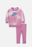 Nike Nkg Solarized Crew & Legging S - Magic Flamingo