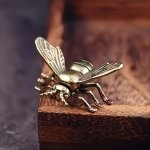 Handcrafted Brass Bee Figurine - Artistic Home & Office Decor Perfect For Bedroom Display And Collectible Crafts Ideal Holiday G