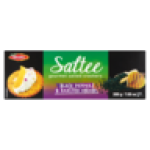 Saltee Black Pepper & Roasted Onion Gourmet Salted Crackers 200G