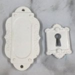 White Resin Tag & Keyhole White