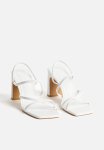 Block-heeled Sandals - White
