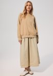 Raglan-sleeved Sweatshirt - Beige