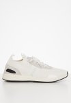 Polo Side Flash Knit Snkeaer - Off White