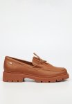 Tipsy 6 Loafer - Tan