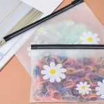 Zipper Bag With Small Daisy Pattern Semi-transparent Frosted Packaging Suitable For Storing Hair Accessories Pens Etc.